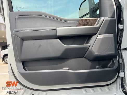 New 2025 Ford F250 Lariat w/ Lariat Ultimate Package image 11