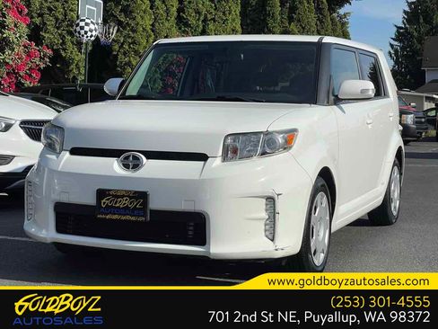 Used 2013 Scion xB FWD image 8
