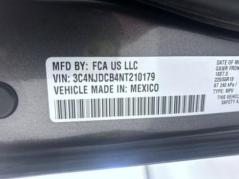 Certified 2022 Jeep Compass Limited image 25