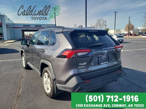 Used 2021 Toyota RAV4 XLE w/ Convenience Package image 7