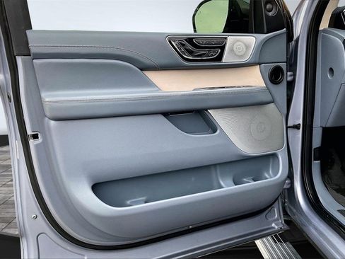 Used 2020 Lincoln Navigator L Black Label w/ Cargo Convenience Package image 23