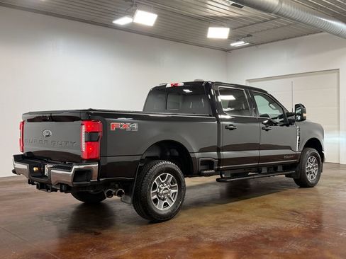 Used 2023 Ford F250 Lariat w/ FX4 Off-Road Package AWD/4WD image 4