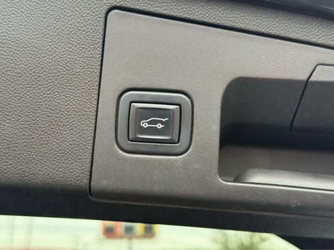 Used 2022 Cadillac XT4 Sport w/ Comfort Package AWD/4WD image 22