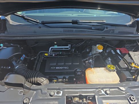 Used 2020 Chevrolet Trax LT w/ Redline Edition image 22