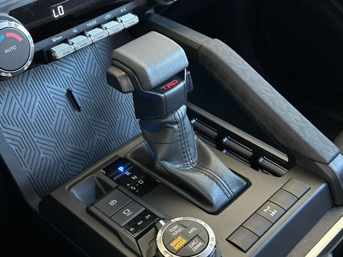New 2025 Toyota Tacoma TRD Off-Road image 18