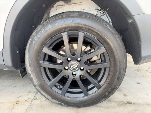 Used 2013 Toyota RAV4 LE FWD image 34
