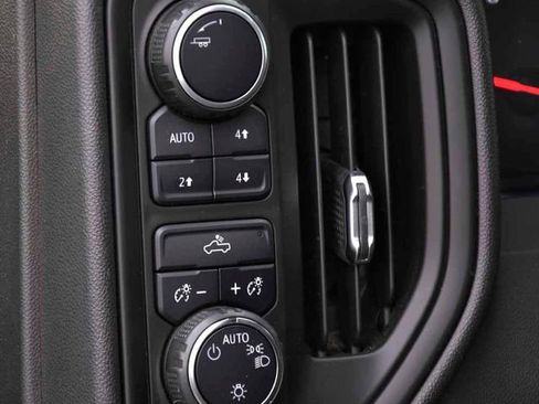 Used 2022 Chevrolet Silverado 1500 Custom Trail Boss image 21