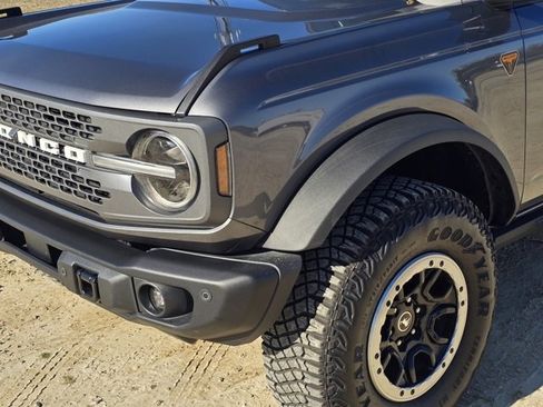 Used 2023 Ford Bronco Badlands image 15