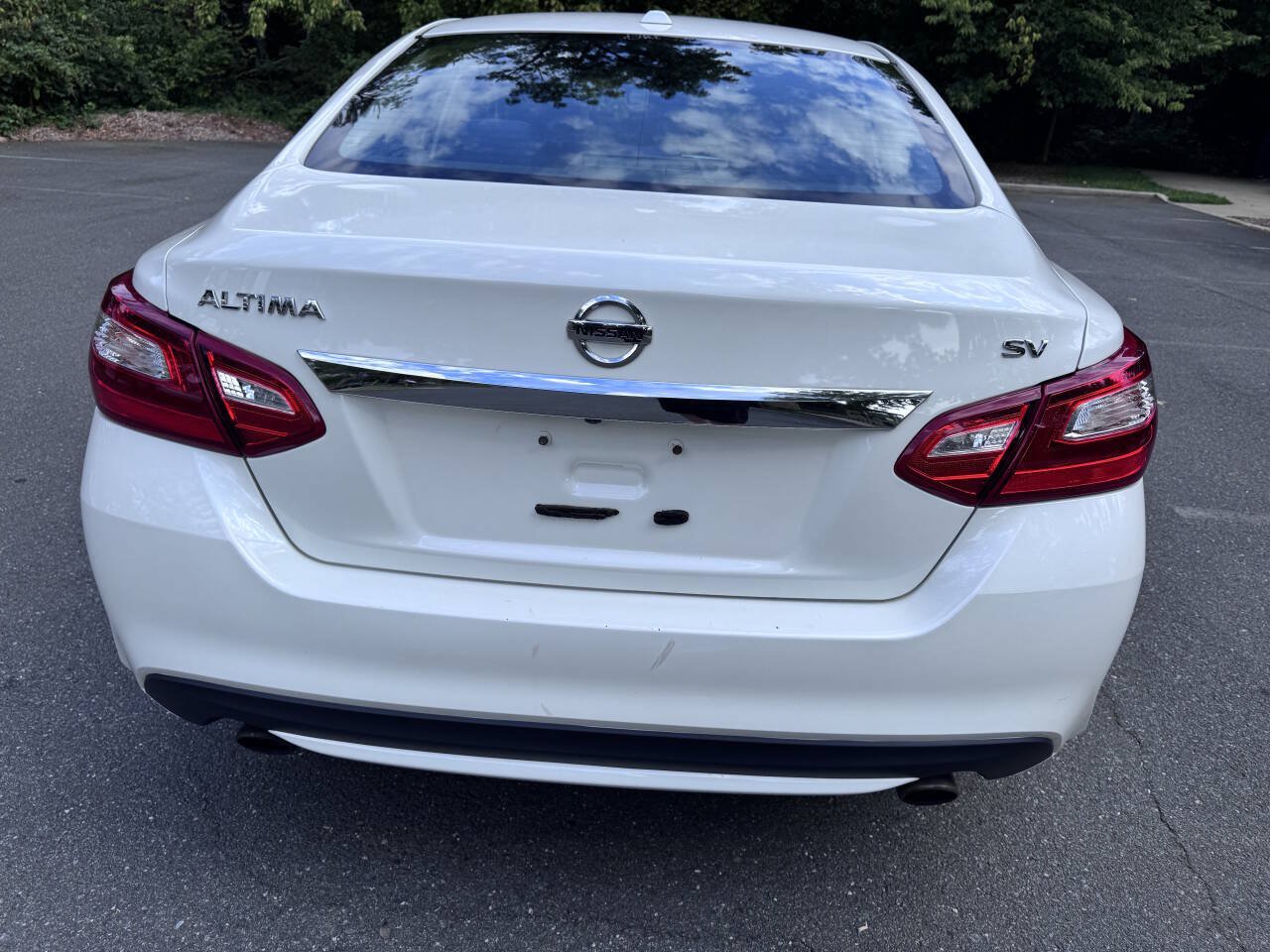Used 2016 Nissan Altima 2.5 SV w/ Convenience Package FWD image 4