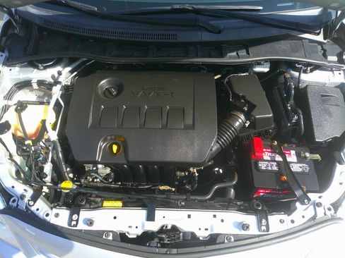 Used 2013 Toyota Corolla LE image 36