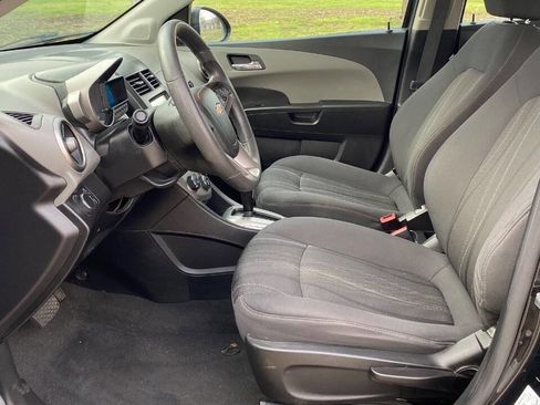 Used 2016 Chevrolet Sonic LT image 7