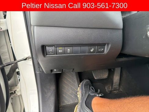 Used 2021 Toyota Venza XLE w/ Softex Package AWD/4WD image 9