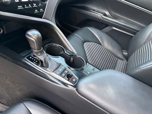 Used 2018 Toyota Camry SE w/ Audio Package FWD image 27