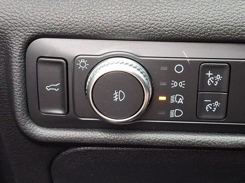 Certified 2020 Ford Explorer XLT w/ Equipment Group 202A AWD/4WD image 25