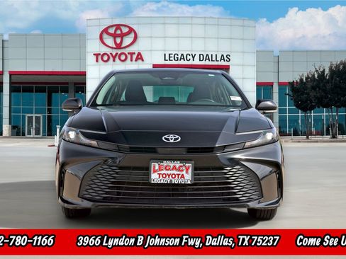 Used 2025 Toyota Camry LE w/ Convenience Package image 6