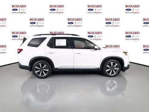 Used 2025 Honda Pilot Touring image 9