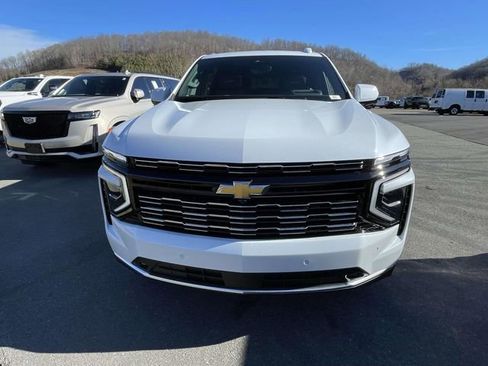 New 2026 Chevrolet Suburban High Country image 2
