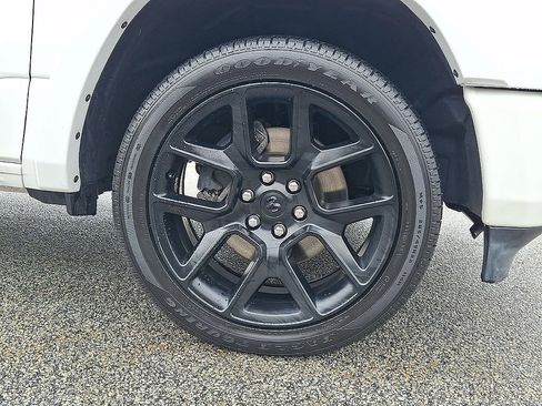 Used 2022 RAM 1500 Laramie AWD/4WD image 27