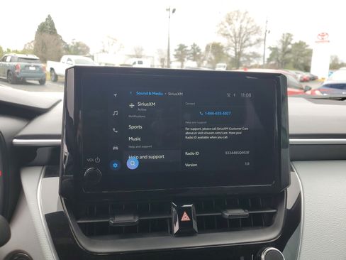 Used 2025 Toyota Corolla SE image 19