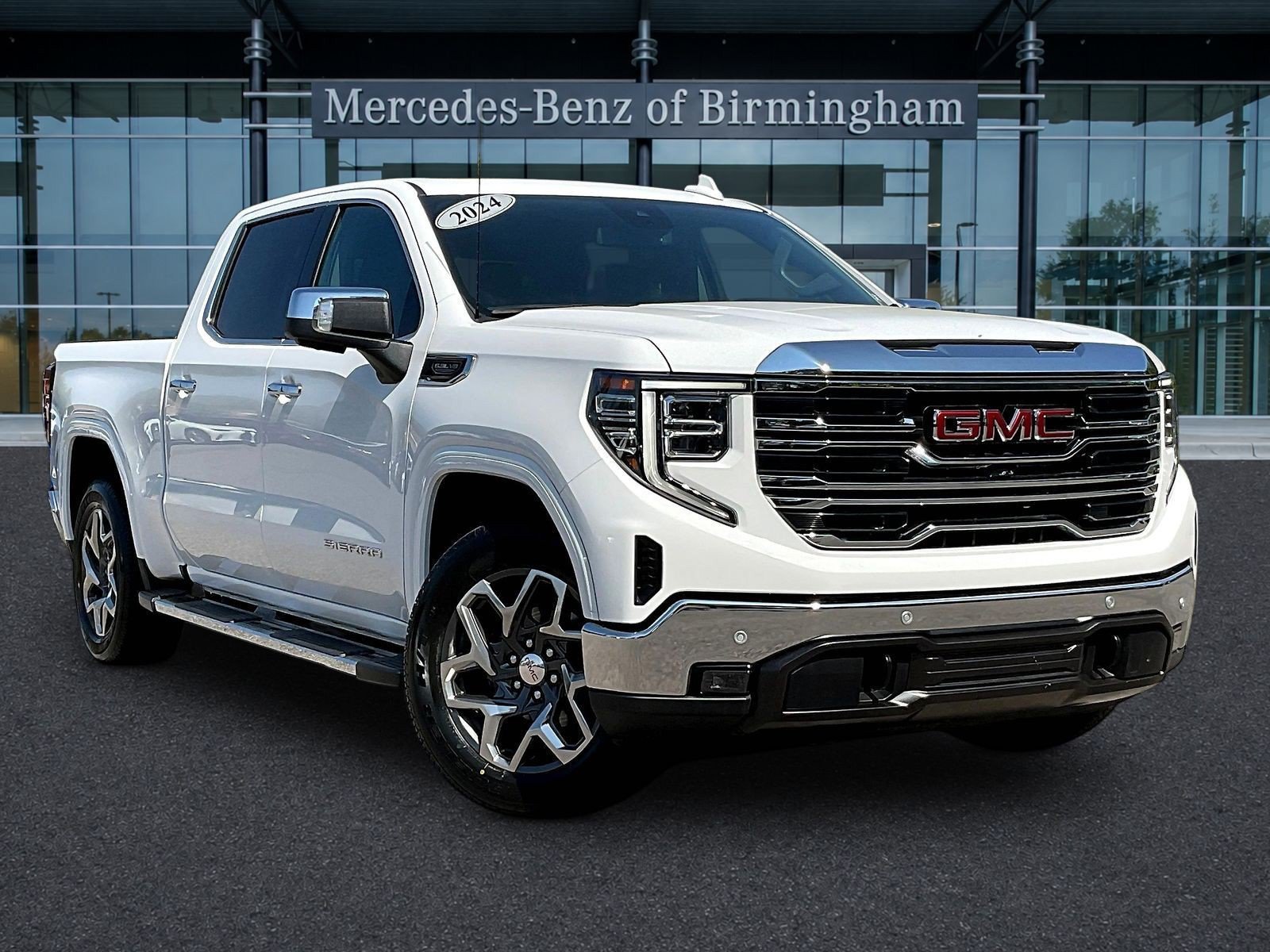 Used 2024 GMC Sierra 1500 SLT w/ SLT Premium Plus Package AWD/4WD image 1