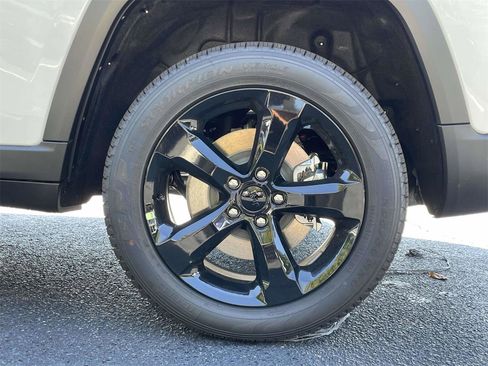 New 2025 Jeep Grand Cherokee L Limited w/ Luxury Tech Group II image 40