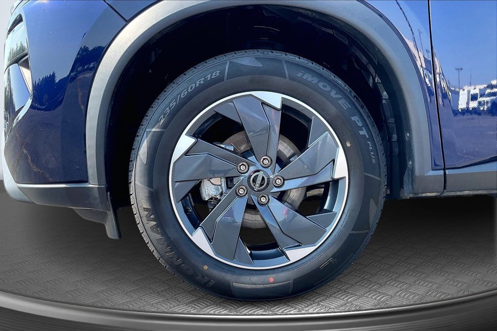 Used 2024 Nissan Rogue SV AWD/4WD image 34