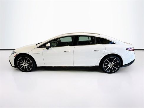 Used 2022 Mercedes-Benz EQS 580 4MATIC Sedan image 8
