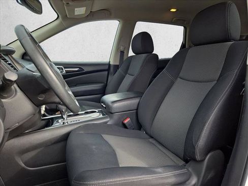 Used 2018 Nissan Pathfinder SV image 15