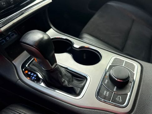Used 2020 Jeep Grand Cherokee Laredo w/ Quick Order Package 2BN North AWD/4WD image 25