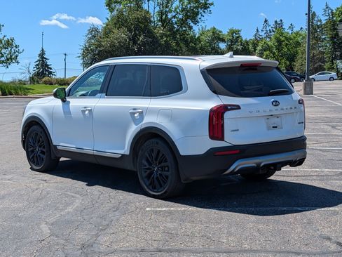 Used 2020 Kia Telluride SX w/ SX Prestige Package AWD/4WD image 3
