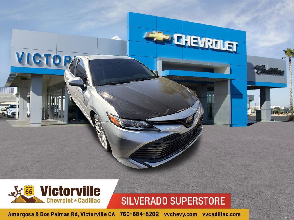 Used 2018 Toyota Camry LE FWD image 1
