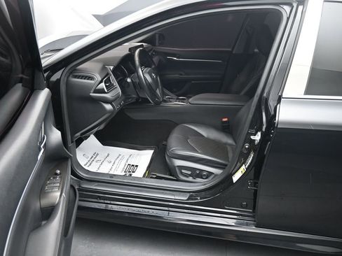 Used 2023 Toyota Camry XSE FWD image 15