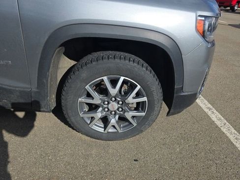 Used 2023 GMC Acadia SLT AWD/4WD image 2