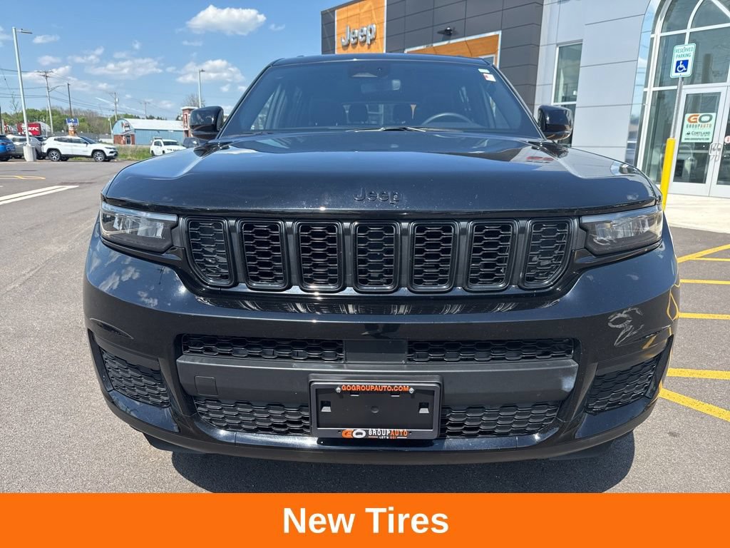 Used 2023 Jeep Grand Cherokee L Laredo AWD/4WD image 2