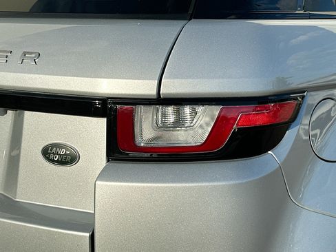 Used 2019 Land Rover Range Rover Evoque SE image 29