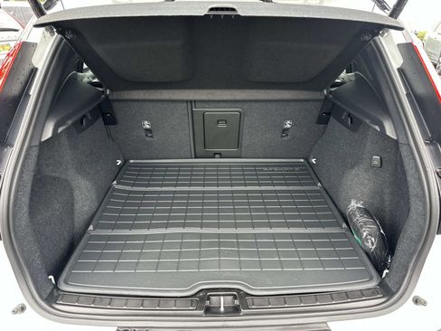 Certified 2024 Volvo XC40 Recharge Ultimate w/ Protection Package Premier image 23