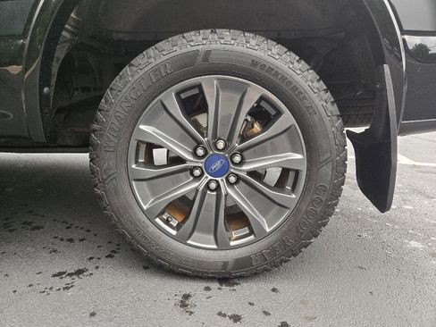 Used 2018 Ford F150 XLT w/ Equipment Group 302A Luxury AWD/4WD image 10