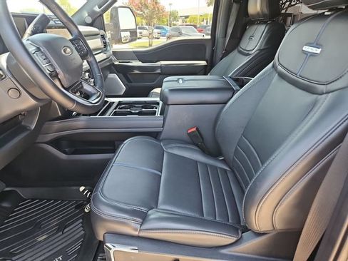 Used 2025 Ford F250 Platinum w/ FX4 Off-Road Package AWD/4WD image 18