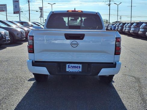 New 2025 Nissan Frontier SV w/ SV Convenience Package image 6
