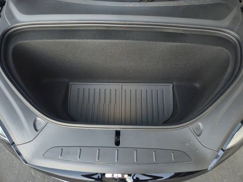 Used 2024 Tesla Model X AWD/4WD image 32