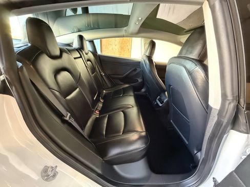 Used 2023 Tesla Model 3 Standard Range image 18