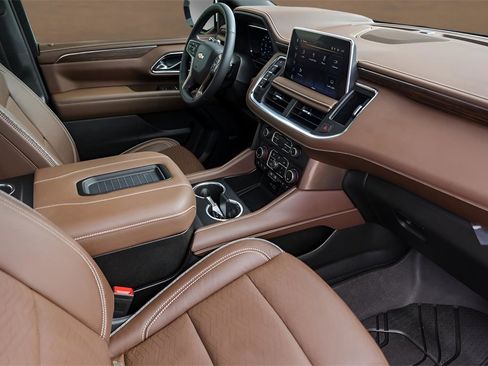 Used 2023 Chevrolet Suburban High Country image 33