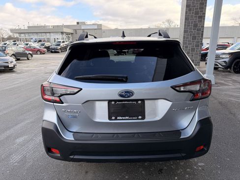 Certified 2025 Subaru Outback Premium image 4