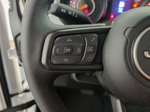 New 2025 Jeep Gladiator Sport AWD/4WD image 15