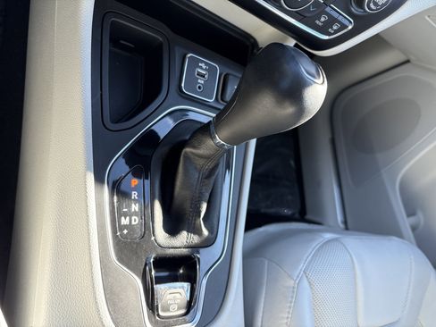 Certified 2021 Jeep Cherokee Limited w/ Elite Package image 33