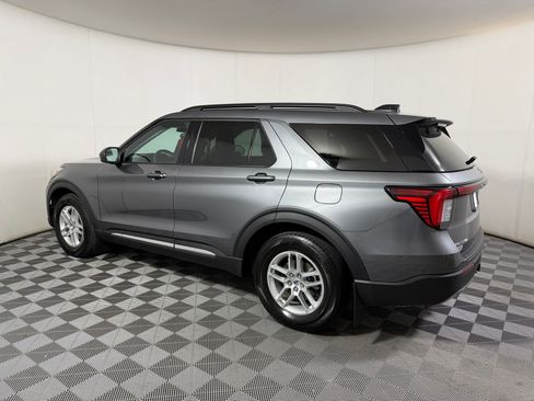 Used 2025 Ford Explorer Active w/ Active Comfort Package RWD image 19