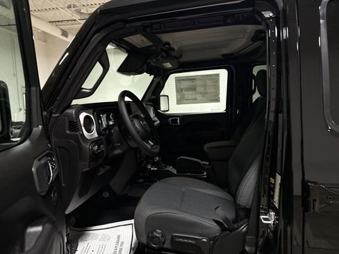 New 2026 Jeep Gladiator Sport image 17