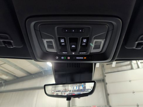 Used 2024 Chevrolet Silverado 2500 High Country w/ Technology Package image 11