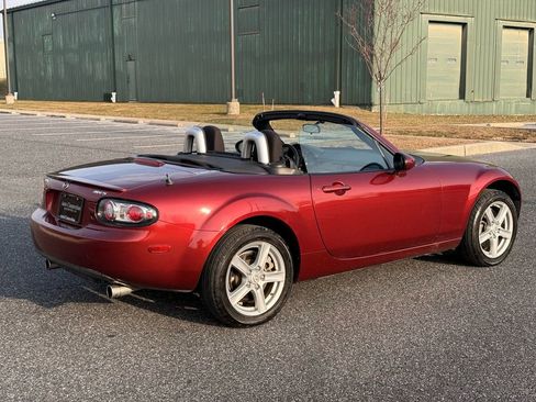 Used 2008 MAZDA MX-5 Miata Sport w/ Convenience Pkg image 8