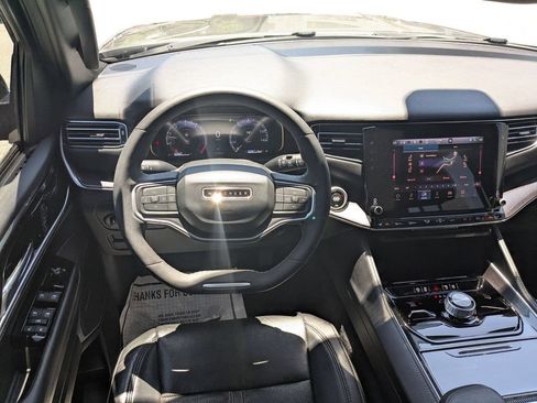 Used 2024 Jeep Wagoneer 4WD image 27